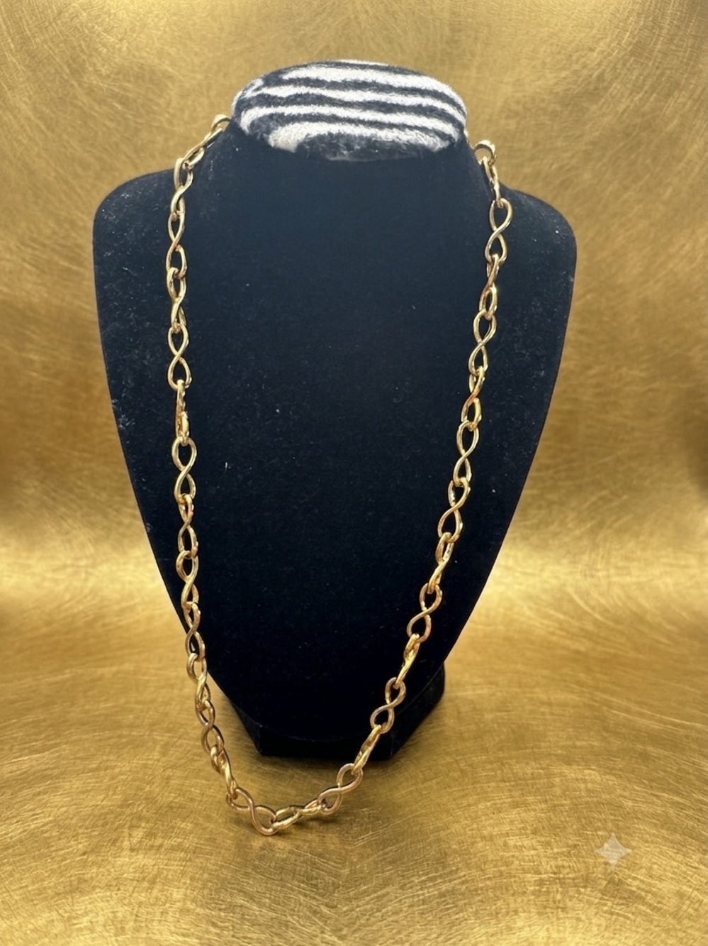 Ann Taylor Gold Link Necklace